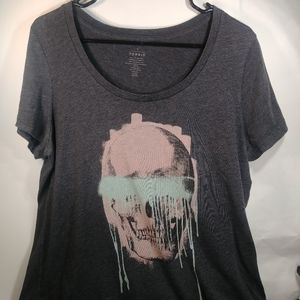 Torrid Graffiti Skull Gray Gym Shirt Size 1
